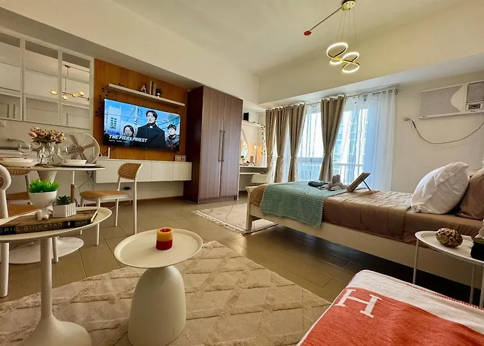 Chic Staycation With Balcony,few Step In Venice Mall Apartamento