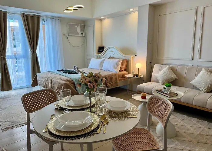 Chic Staycation With Balcony,few Step In Venice Mall *