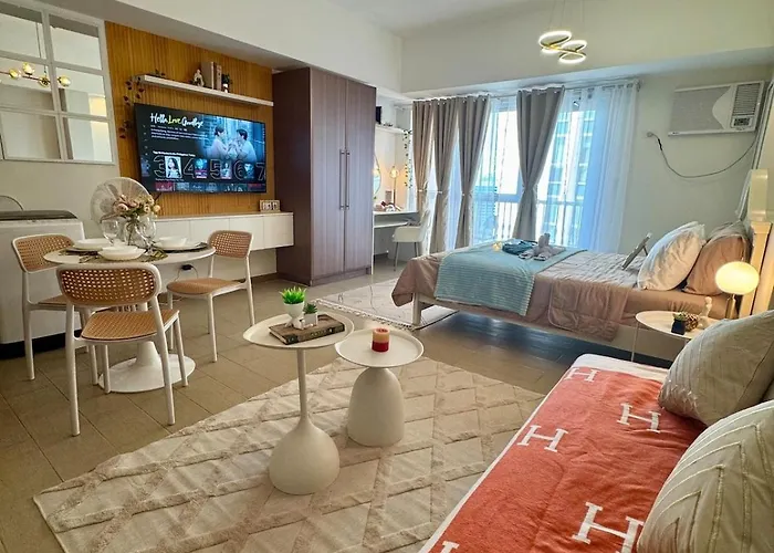 Chic Staycation With Balcony,few Step In Venice Mall *