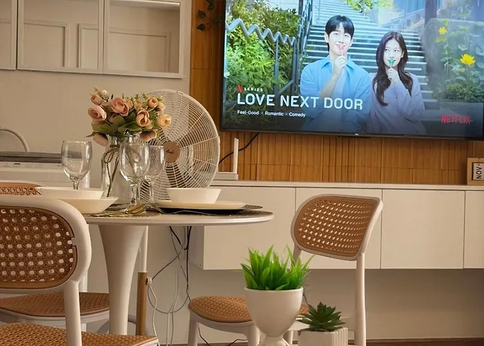 Chic Staycation With Balcony,few Step In Venice Mall Apartamento *